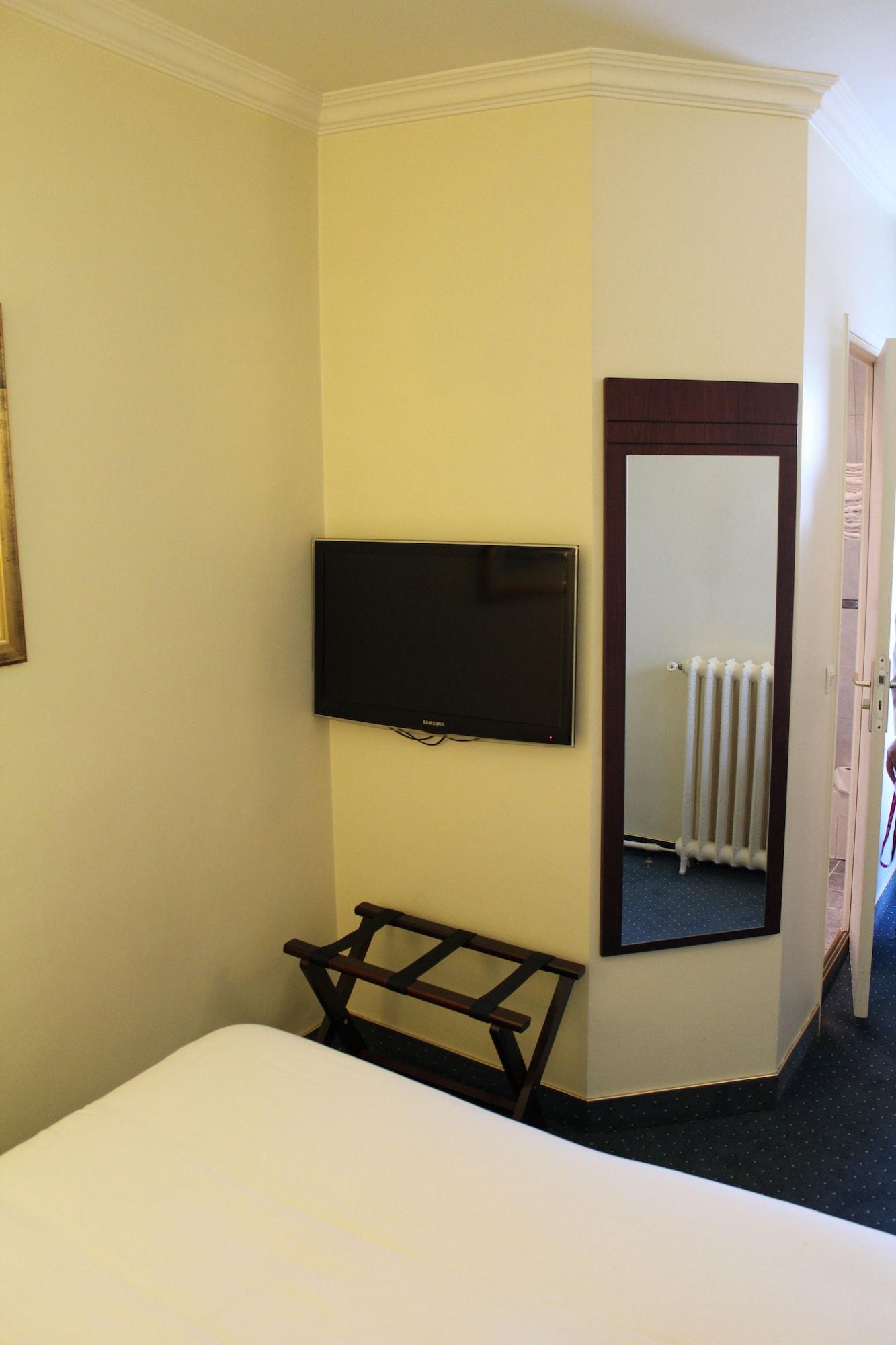 Hotel Saint Cyr Etoile Paris Exterior foto